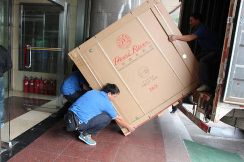 天桥钢琴贵重工艺品无忧运